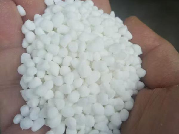 Apa bedane pupuk sing dikontrol lan pupuk sing diluncurake alon?